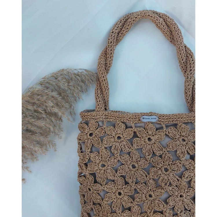 کیف دستی قلاب بافی جنس رافیا دست بافت مدل گلبرگ رنگ: نسکافه ای کد ۸۹۰
