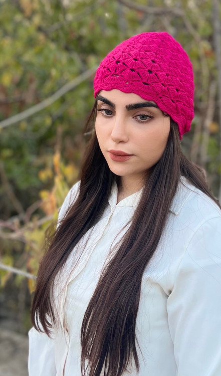 کلاه زنانه بافتنی کاموا ترک مدل مهر کد ۱۲۱۲۰ رنگ سرخ آبی