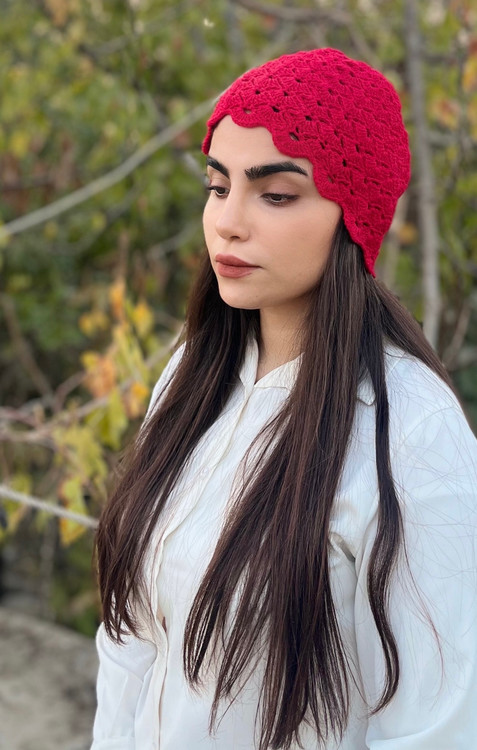 کلاه زنانه بافتنی کاموا ترک مدل مهر کد ۱۲۱۲۰ رنگ قرمز دانه اناری