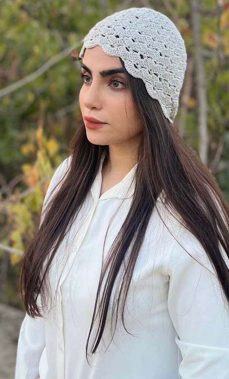 کلاه زنانه بافتنی کاموا ترک مدل مهر کد ۱۲۱۲۰ رنگ طوسی